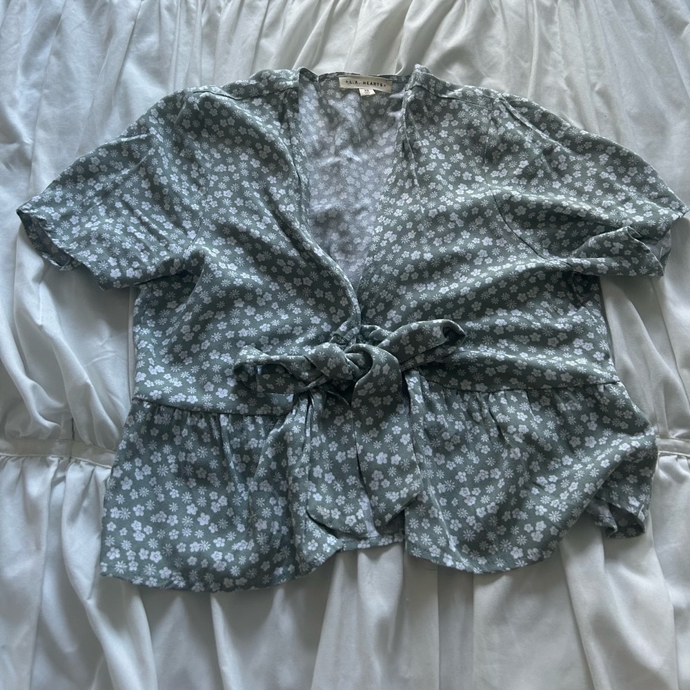 PacSun Flowy Tie Front Top (Size XS)